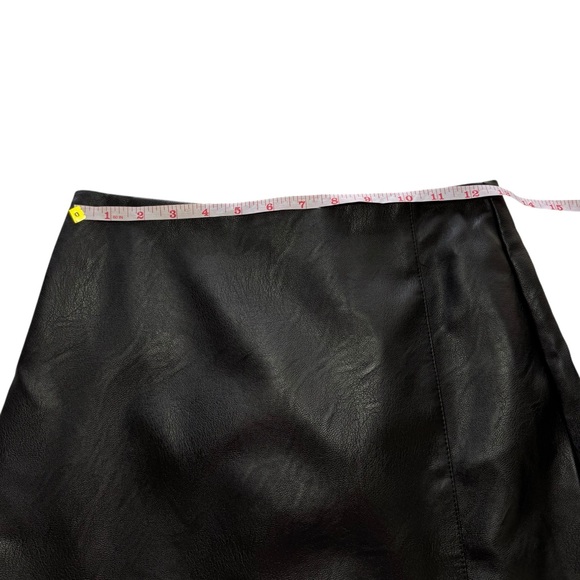 NWT TOPSHOP Faux Leather Mini Skirt Vegan Leather Split Party Holiday 4 Small - Picture 10 of 13